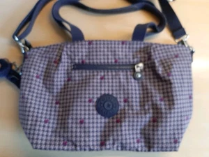 Kipling Handtasche Violett Rosa Pinkes Muster gebraucht mit Affe - Bild 1 von 11