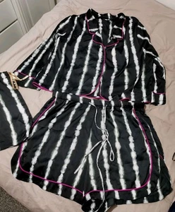 Dancing Leopard PJS size 16 With PJ Bag For Travel Classy. - Picture 1 of 16
