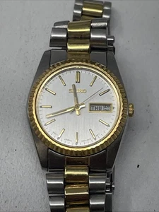 Damenuhr Seiko Quartz 7N83-0041 Day Date bicolor geriffelte Lünette - Bild 1 von 6