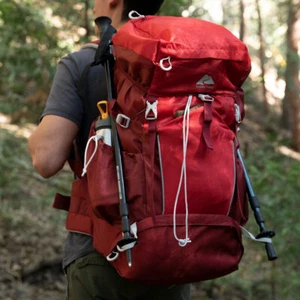 Zaino da viaggio Ozark Trail 47L zaino da trekking rosso idratante compatibile - Foto 1 di 3
