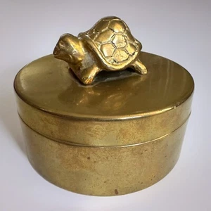 "Joyero vintage de latón Kingdom redondo de almacenamiento de tortugas mediados de siglo 4""" - Imagen 1 de 13