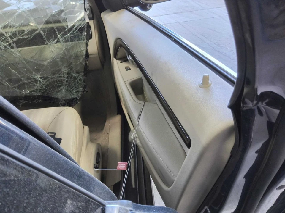 Volvo C70       2015 Front Door Trim Panel 596819 - Image 1 of 1