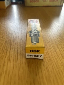 New NGK Spark Plug BPR5EY (1233) - Picture 1 of 2