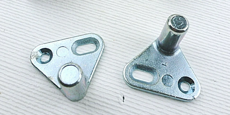 10 Stück Schließbolzen Anschlagzapfen Schloss Anschraubplatte - Bild 1 von 1