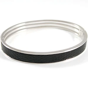 BRACCIALE IN ARGENTO 925 RODIATO, RIGIDO, OVALE, INSERTO IN PELLE NERA - Picture 1 of 1