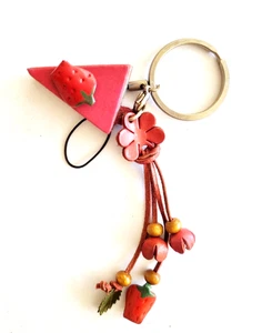 Llavero Cuero Genuino Fresa Pastel Hoja Llavero Tailandés Hecho a Mano Colgante Rosa - Imagen 1 de 19