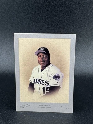 37/40 Tony Gwynn 2005 Donruss Throwback Threads Studio Portraits #SP19 - Image 1 of 2