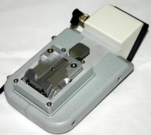 LEICA INHECO RM MORSETTO DI RAFFREDDAMENTO PER MICROTOMO HISTOCORE, MODELLO 14050246573 - Foto 1 di 6