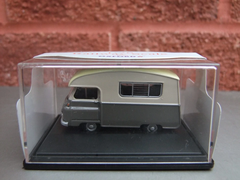 Oxford Diecast Morris J2  1/76 Scale - various available - Image 1 of 1