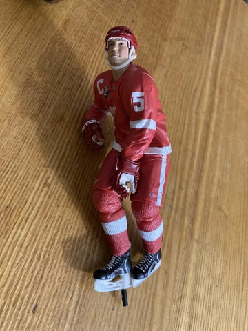 Nicklas Lidstrom  Detroit Red Wings Limited Edition HOCKEY NHL  FIGURE #5 Cover