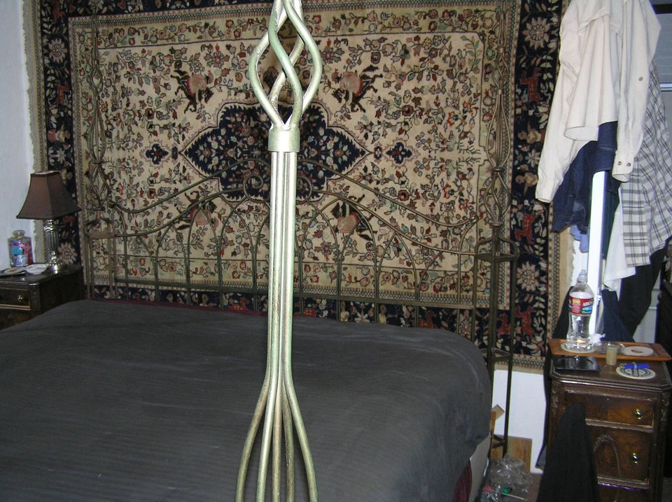 VINTAGE WROUGHT IRON KING SIZE HEADBOARD AND FOOTBOARD SET - Image 1 of 4