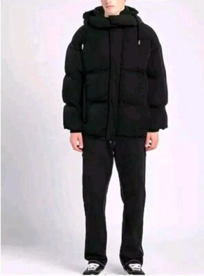 Chaqueta acolchada Ami Alexandre Mattiussi negra talla mediana precio de venta sugerido por el fabricante $1495 Foto 1 de 4