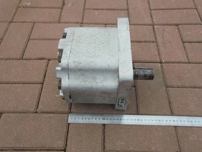 Jihostroj U80A07 Hydraulic Pump 16MPa 1500obr Czechoslovakia  - Image 1 of 4