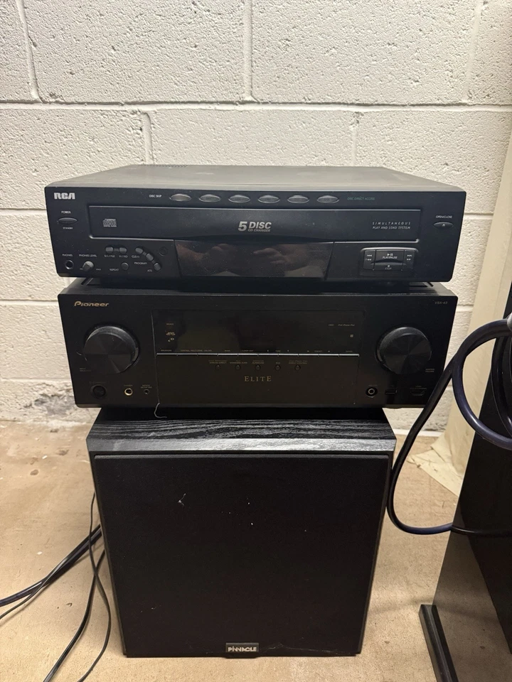 Карусельный проигрыватель компакт-дисков RCA RP-8065A 5 дисков - без пульта дистанционного управления - протестирован рабочий - Изображение 1 из 1