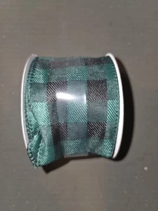 Green Plaid Holiday Wired Ribbon Spool Christmas Wreath 20 feet 2 1/2" wide - Picture 1 of 3