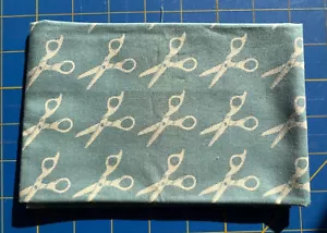 VHTF OOP Moda Momo Wonderland Snip Snip Scissors in Aqua Fat Quarter - Picture 1 of 2