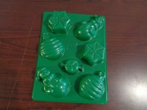 Jello Jiggler Mold Shots Christmas Makes 5 - Picture 1 of 5
