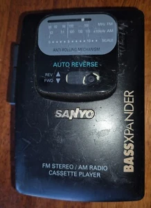 Sanyo Bass X Pander Portable Cassette and AM/FM Radio (Working) - Picture 1 of 6