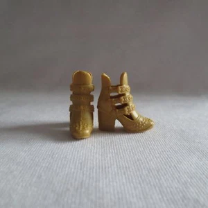 NEU 2016 Barbie rosa Passport Urlaub Puppe hellbraune Stiefel ~ Fashionista Schuhe - Bild 1 von 1