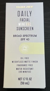 Nuevo en caja Protector solar mineral facial diario Trader Joe’s amplio espectro FPS 40 1,7 oz 9/26 - Imagen 1 de 3