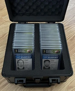 Juego completo de firmas de pasaporte de la NFL Prestige 2022 graduado HCWG 1-33 - Pickett ++ - Imagen 1 de 6