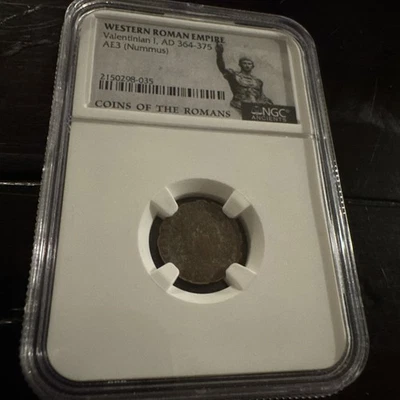 Valentinian I, AD 364-375 WESTERN ROMAN EMPIRE AE3 Bronze Coin - Image 1 of 4