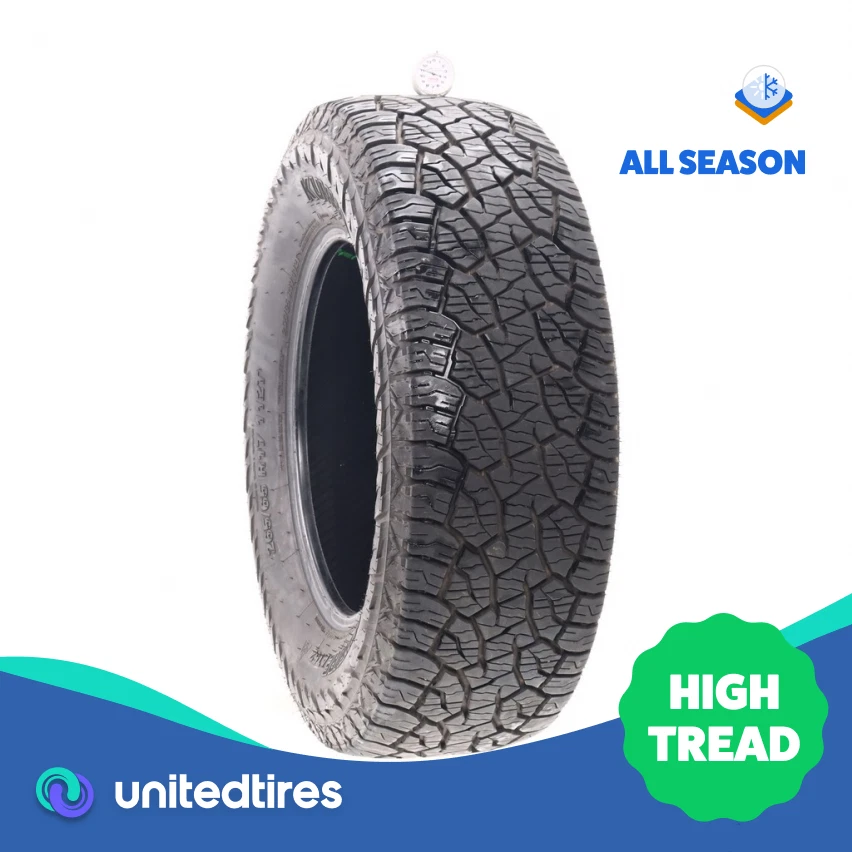 Used 265/65R17 Kumho Road Venture AT52 112T - 11/32 - Image 1 of 4