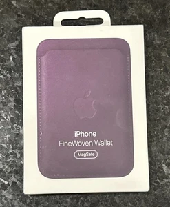 Genuine Apple FineWoven WALLET blackberry MA7A4ZM/A A3323 - Photo 1 sur 3