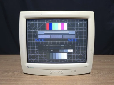 Gateway 17" EV700AA 1440x1080 VGA CRT Monitor - Image 1 of 4