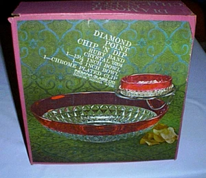 INDIANA GLASS Diamond Point Cranberry Ruby ~Chip N Dip~ 3 pc Bowl Set NEW in Box - Bild 1 von 8