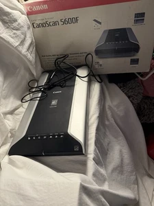Canon CanoScan 5600F Flatbed Scanner - Picture 1 of 6