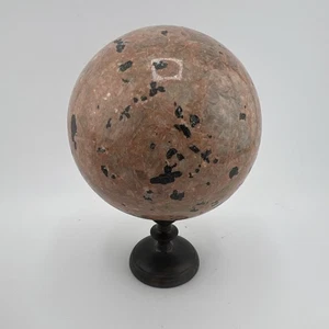 Ortoclasa naranja 746 g con esfera de turmalina y epidota cristal natural Madagascar - Imagen 1 de 8