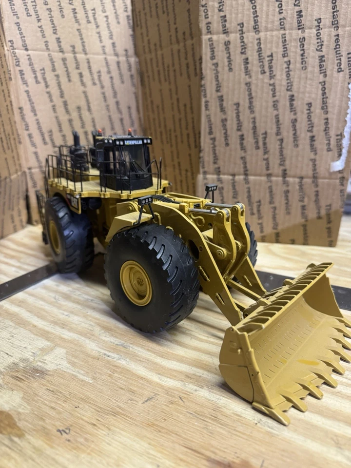 Cargador de ruedas CAT 994F - Norscot 1:50 Foto 1 de 4
