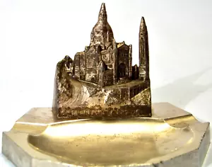 LISIEUX BASILIKA VINTAGE SOUVENIR METALL GEBÄUDE KATHEDRALE ASCHENBECHER FRANKREICH - Bild 1 von 9