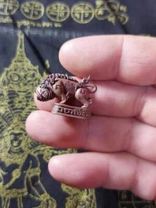 Thailändisches Buddha Amulett Phra Schwein LP Somkid Wat Bongtata mächtiger Anhänger. - Bild 1 von 4