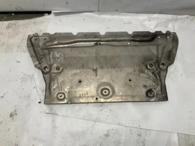 Protector antisalpicaduras bajo cubierta motor Audi A5 S5 18-24 Q Foto 1 de 4