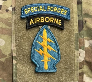 Parche/pestaña SF del Comando de las Fuerzas Especiales del Ejército de los Estados Unidos con gancho a todo color SFGA ACU - Imagen 1 de 2