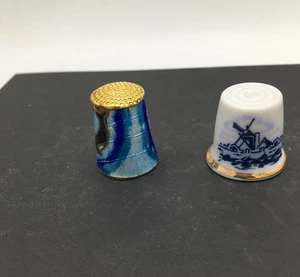 TWO VINTAGE THIMBLES - Picture 1 of 3