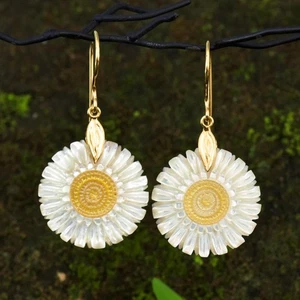 Mother-of-Pearl Flower Earrings Vermeil Gold Sterling Silver 5.28g - Picture 1 of 12