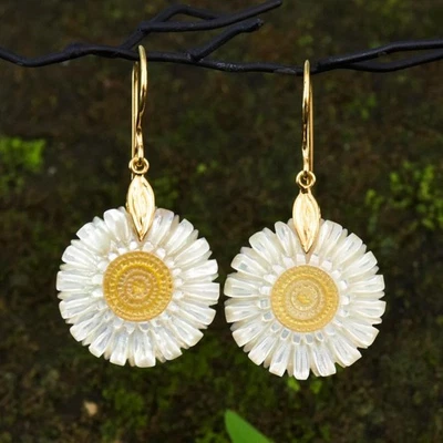 Mother-of-Pearl Flower Earrings Vermeil Gold Sterling Silver 5.28g - Image 1 of 4