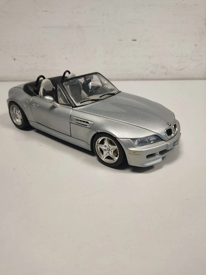 Modellino Burago BMW M Roadster Scala 1/18 1996 - Immagine 1 di 1