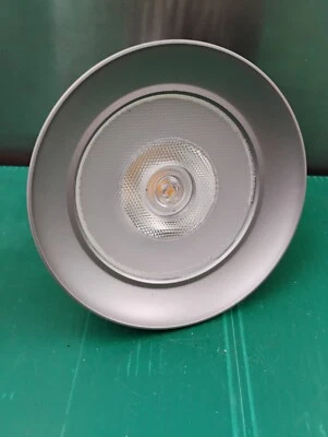 SORAA VIVID PAR38 SP38-18-25D-930-03 NAED 00995 18.5W 25DEG NFL 95CRI 3000K 120V - Image 1 of 4