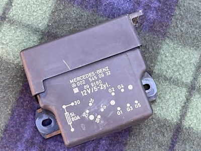 Mercedes-Benz C123 300CD 300TD 300D M617 Glow Plug Relay - Image 1 of 4