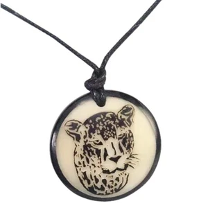 Collar Medallón Leopardo Tagua - Orgánico Vegano - Comercio Justo - Imagen 1 de 2