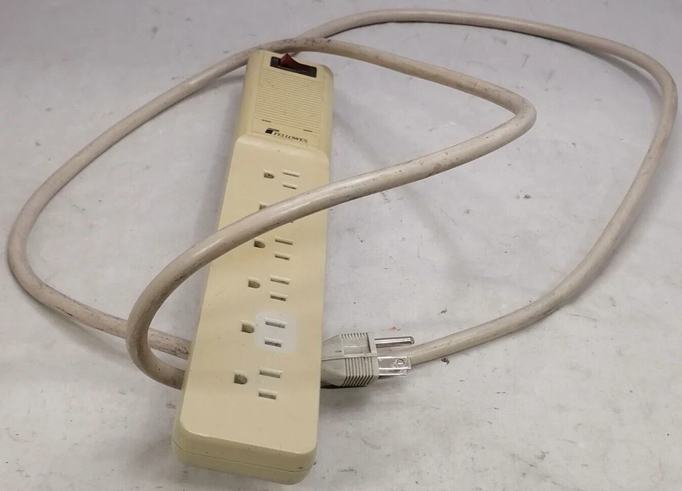 Vintage 1996 Fellowes 99002 Surge Protector 125V / 15 A - Image 1 of 3