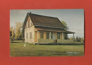 VINTAGE THE DIONNE QUINTUPLETS HOME AND BIRTHPLACE CORBEIL ONTARIO POSTCARD - Picture 1 of 2