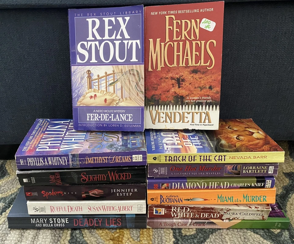 LOT of 13 PB THRILLER SUSPENSE MYSTERY NOVELS BOOKS Rex Stout Mary Balogh Barr Foto 1 de 4
