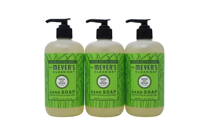 Paquete de 3 jabones líquidos de manos Mrs. Meyers Clean Day, hierba recién cortada, 12,5 OZ Foto 1 de 3