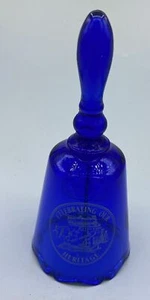West Virginia Wood County Courthouse blaues Glas Handglocke FENTONGLAS - Bild 1 von 3