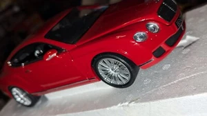 MINICHAMPS 1/18 BENTLEY CONTINENTAL GT IN STUNNING RED 2008 MINT IN THE BOX - Picture 1 of 12